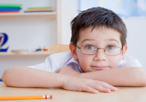 Uống thuốc bổ mắt có chữa được cận thị ở trẻ nhỏ?