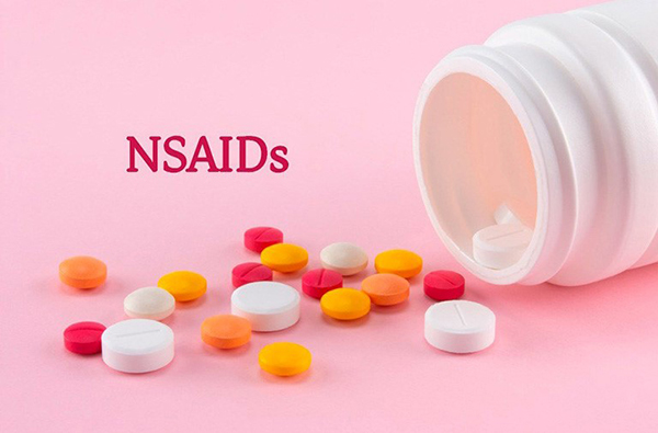 Việc sử dụng lâu dài hoặc quá mức NSAIDs có thể làm tổn thương niêm mạc dạ dày